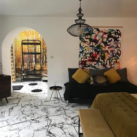 D'hotes L'atipic Bed & Breakfast 4*
